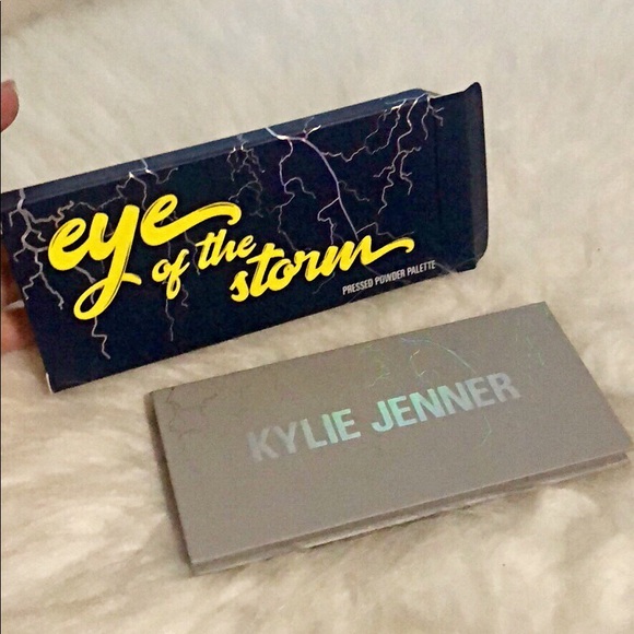 Kylie Cosmetics Eye of the Storm Eyeshadow Palette - Picture 2 of 2